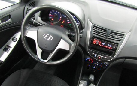 Hyundai Solaris II рестайлинг, 2015 год, 880 000 рублей, 15 фотография