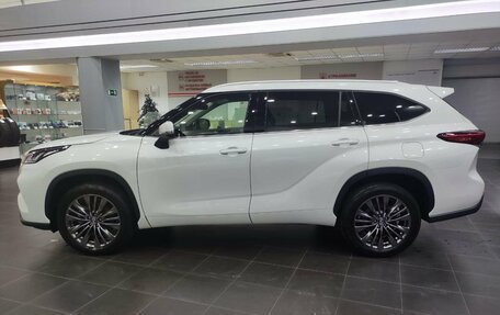 Toyota Highlander, 2025 год, 6 400 000 рублей, 8 фотография