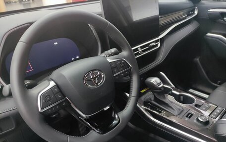 Toyota Highlander, 2025 год, 6 400 000 рублей, 10 фотография