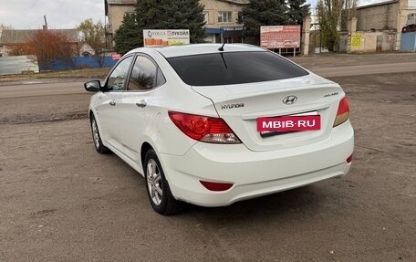 Hyundai Solaris II рестайлинг, 2014 год, 1 050 000 рублей, 5 фотография