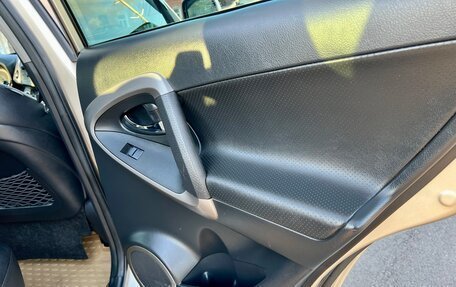 Toyota RAV4, 2005 год, 915 000 рублей, 24 фотография