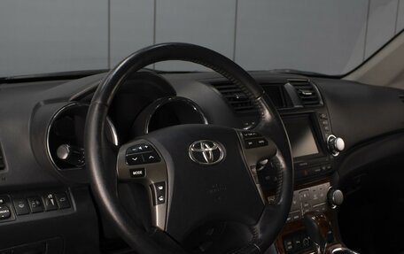 Toyota Highlander III, 2013 год, 1 990 000 рублей, 12 фотография