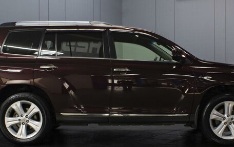 Toyota Highlander III, 2013 год, 1 990 000 рублей, 5 фотография