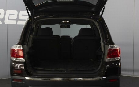 Toyota Highlander III, 2013 год, 1 990 000 рублей, 21 фотография