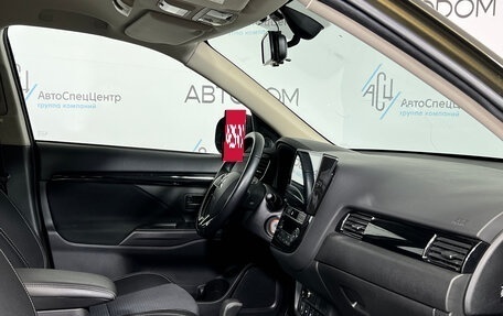 Mitsubishi Outlander III рестайлинг 3, 2020 год, 2 187 000 рублей, 10 фотография