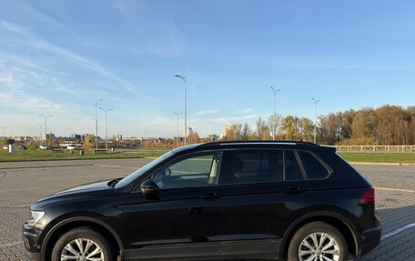 Volkswagen Tiguan II, 2017 год, 1 972 000 рублей, 2 фотография