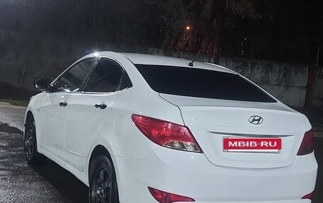 Hyundai Solaris II рестайлинг, 2015 год, 600 000 рублей, 3 фотография