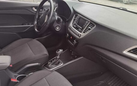 Hyundai Solaris II рестайлинг, 2019 год, 1 350 000 рублей, 18 фотография