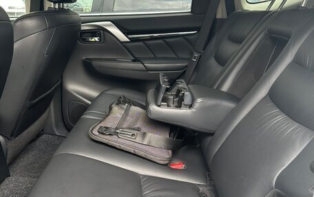 Mitsubishi Pajero Sport III рестайлинг, 2018 год, 2 900 000 рублей, 14 фотография