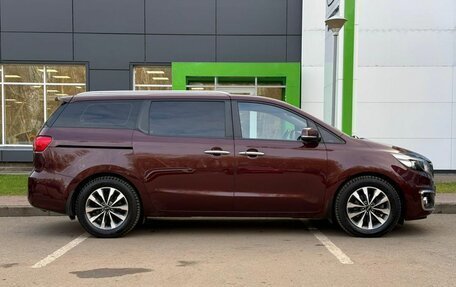 KIA Carnival III, 2015 год, 2 260 000 рублей, 4 фотография