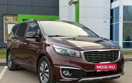 KIA Carnival III, 2015 год, 2 260 000 рублей, 3 фотография