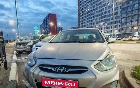 Hyundai Solaris II рестайлинг, 2011 год, 750 000 рублей, 1 фотография