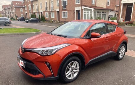 Toyota C-HR I рестайлинг, 2019 год, 1 990 000 рублей, 3 фотография