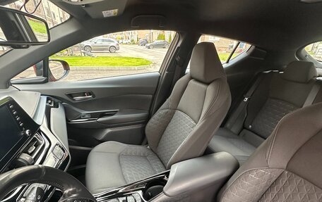 Toyota C-HR I рестайлинг, 2019 год, 1 990 000 рублей, 8 фотография