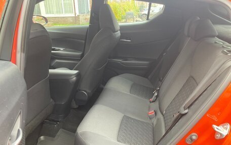 Toyota C-HR I рестайлинг, 2019 год, 1 990 000 рублей, 9 фотография