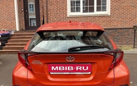 Toyota C-HR I рестайлинг, 2019 год, 1 990 000 рублей, 5 фотография