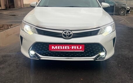 Toyota Camry, 2016 год, 1 600 000 рублей, 13 фотография