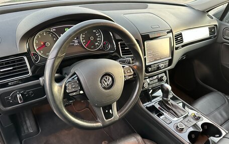 Volkswagen Touareg III, 2010 год, 1 997 000 рублей, 15 фотография