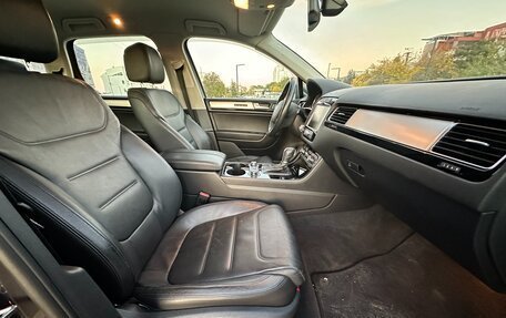 Volkswagen Touareg III, 2010 год, 1 997 000 рублей, 21 фотография