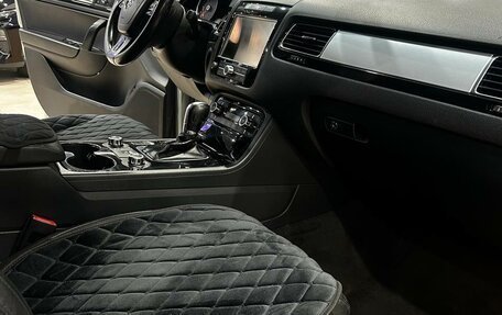 Volkswagen Touareg III, 2011 год, 1 730 000 рублей, 11 фотография