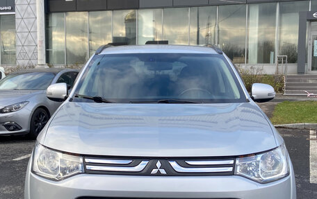 Mitsubishi Outlander III рестайлинг 3, 2013 год, 1 324 000 рублей, 3 фотография