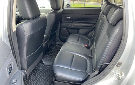 Mitsubishi Outlander III рестайлинг 3, 2013 год, 1 324 000 рублей, 11 фотография