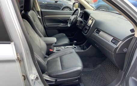 Mitsubishi Outlander III рестайлинг 3, 2013 год, 1 324 000 рублей, 13 фотография