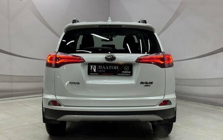 Toyota RAV4, 2018 год, 2 334 000 рублей, 6 фотография