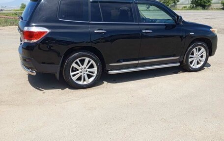 Toyota Highlander III, 2011 год, 2 100 000 рублей, 3 фотография