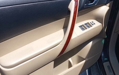 Toyota Highlander III, 2011 год, 2 100 000 рублей, 11 фотография