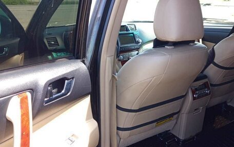 Toyota Highlander III, 2011 год, 2 100 000 рублей, 12 фотография