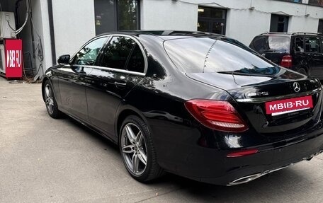 Mercedes-Benz E-Класс, 2018 год, 2 750 000 рублей, 3 фотография