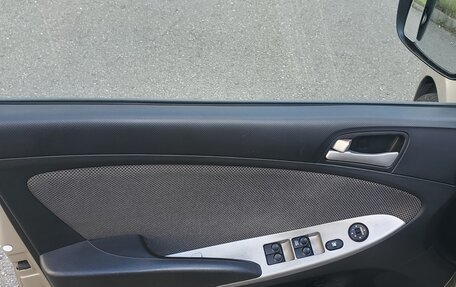 Hyundai Solaris II рестайлинг, 2011 год, 770 000 рублей, 7 фотография