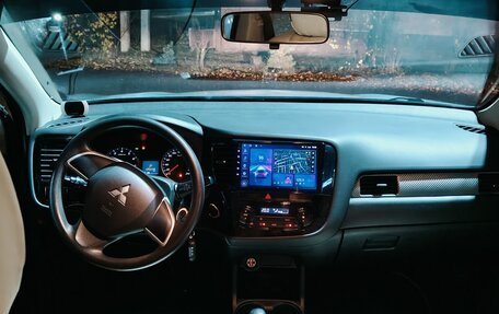 Mitsubishi Outlander III рестайлинг 3, 2013 год, 1 499 000 рублей, 6 фотография