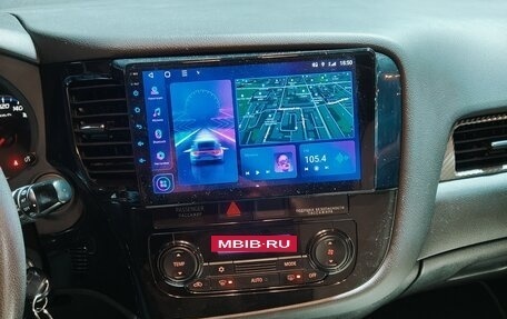 Mitsubishi Outlander III рестайлинг 3, 2013 год, 1 499 000 рублей, 9 фотография