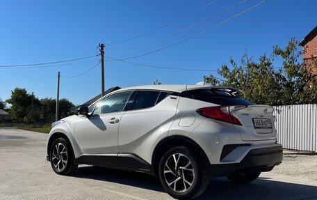 Toyota C-HR I рестайлинг, 2021 год, 3 200 000 рублей, 4 фотография