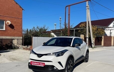 Toyota C-HR I рестайлинг, 2021 год, 3 200 000 рублей, 3 фотография