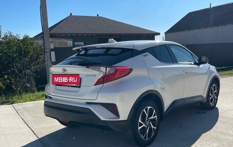 Toyota C-HR I рестайлинг, 2021 год, 3 200 000 рублей, 5 фотография