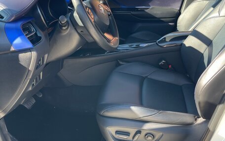 Toyota C-HR I рестайлинг, 2021 год, 3 200 000 рублей, 8 фотография