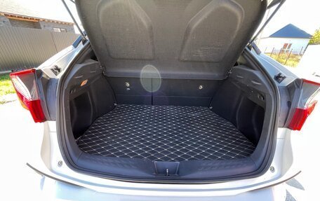 Toyota C-HR I рестайлинг, 2021 год, 3 200 000 рублей, 13 фотография