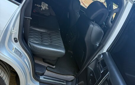 Toyota Land Cruiser 200, 2013 год, 7 200 000 рублей, 10 фотография