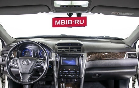 Toyota Camry, 2015 год, 1 855 000 рублей, 12 фотография