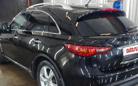 Infiniti QX70, 2015 год, 2 800 000 рублей, 8 фотография
