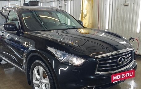 Infiniti QX70, 2015 год, 2 800 000 рублей, 4 фотография