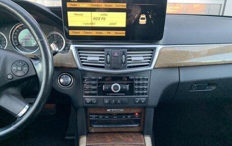 Mercedes-Benz E-Класс, 2010 год, 1 990 000 рублей, 13 фотография