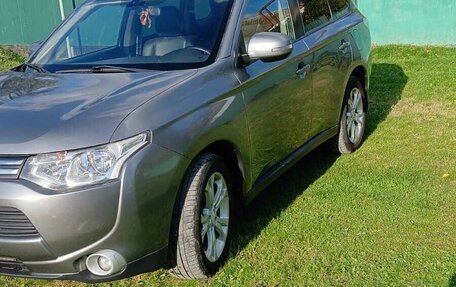 Mitsubishi Outlander III рестайлинг 3, 2012 год, 999 990 рублей, 5 фотография