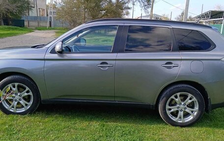 Mitsubishi Outlander III рестайлинг 3, 2012 год, 999 990 рублей, 7 фотография