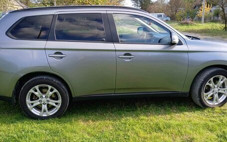 Mitsubishi Outlander III рестайлинг 3, 2012 год, 999 990 рублей, 11 фотография