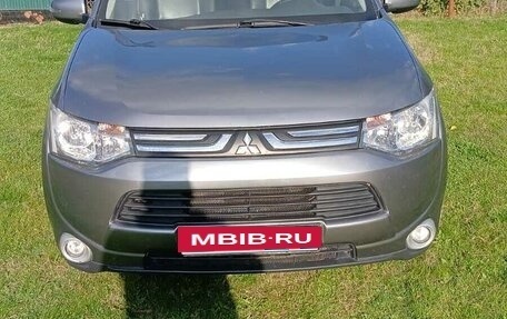 Mitsubishi Outlander III рестайлинг 3, 2012 год, 999 990 рублей, 6 фотография