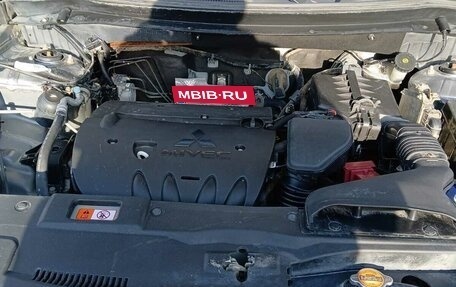 Mitsubishi Outlander III рестайлинг 3, 2012 год, 999 990 рублей, 13 фотография